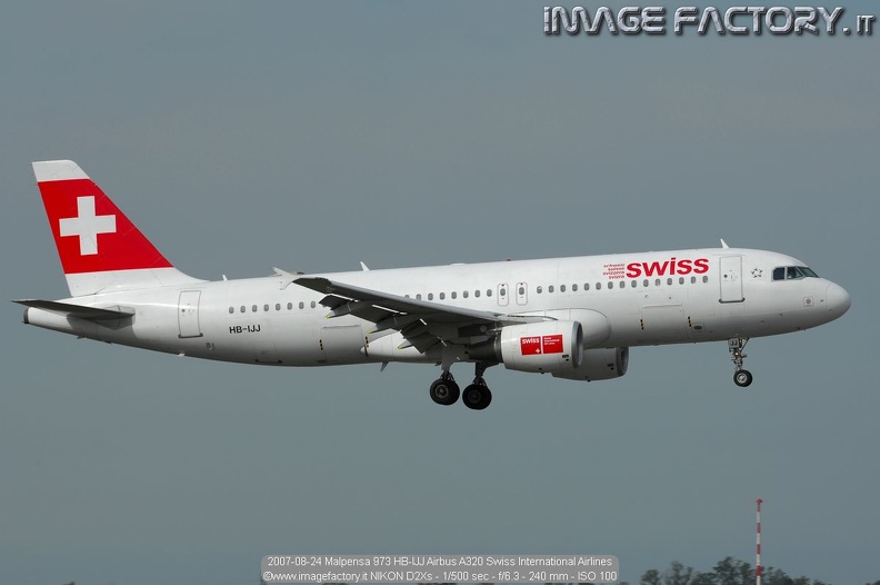 2007-08-24 Malpensa 973 HB-IJJ Airbus A320 Swiss International Airlines.jpg